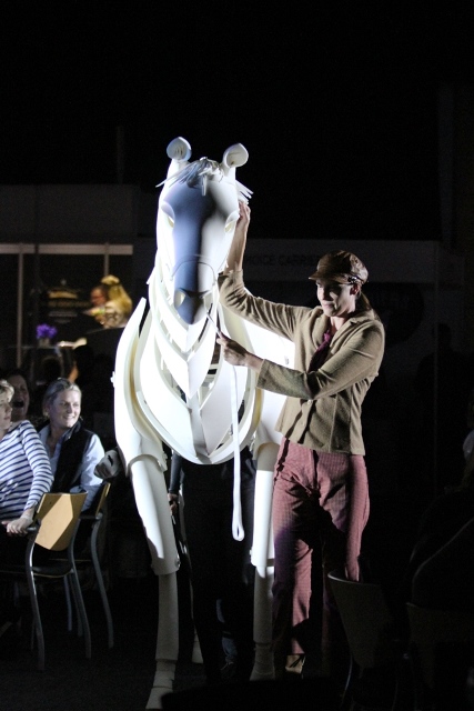The White Horse enters the auditorium LK
